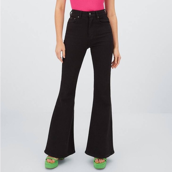 NWT Stradivarius Black Flare Jeans - Picture 1 of 12